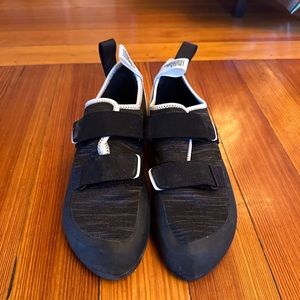 Men’s rock climbing shoes